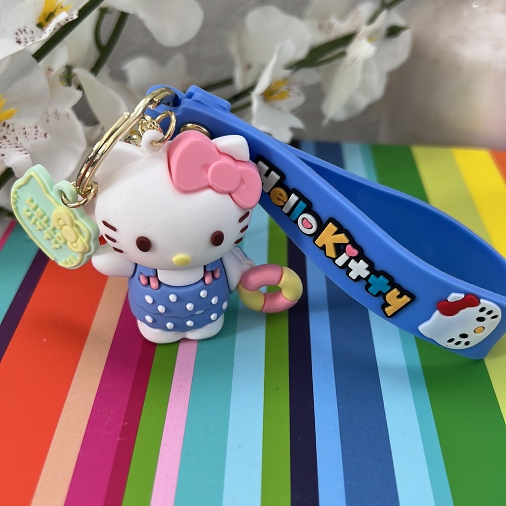 Hello Kitty keychain. - Picture 7 of 8